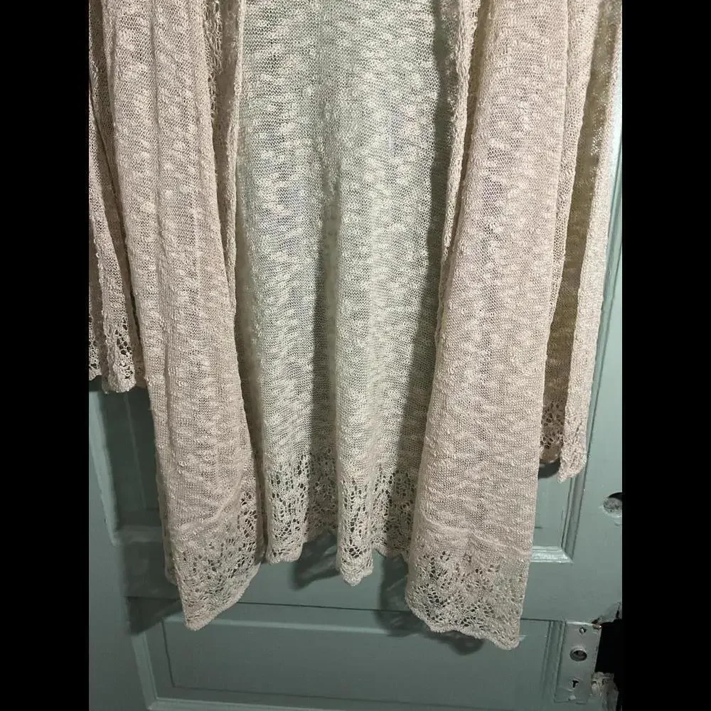 Lightweight Open Knit  Delicate With Scalloped edges  Size 2X - Picture 3 of 12